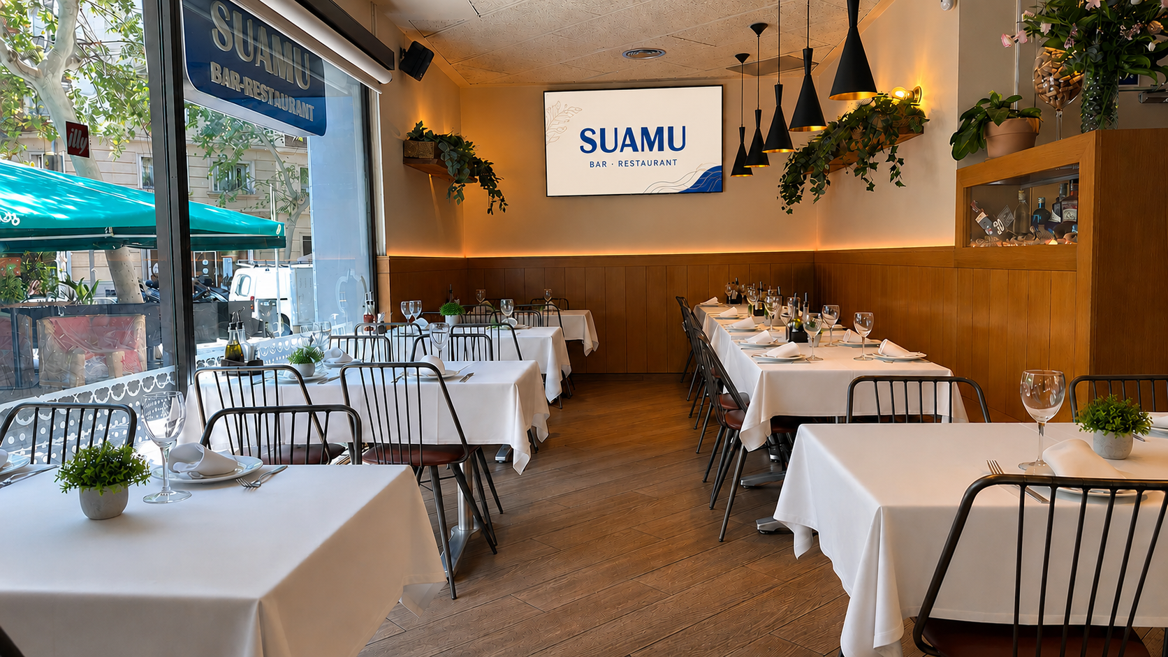 Salón principal de Suamu en Les Corts